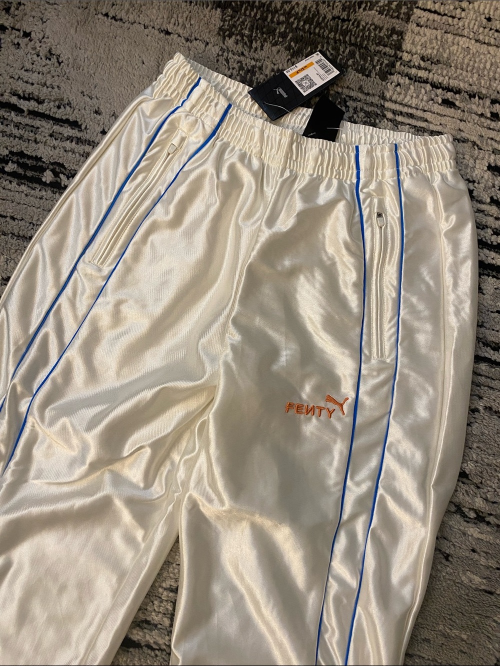 New PUMA X FENTY T7 PIPING TRACK PANTS - UNISEX - Size Small - Picture 2 of 6